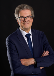Herr Prof. Dr. Coburger Herr Prof. Dr. Coburger